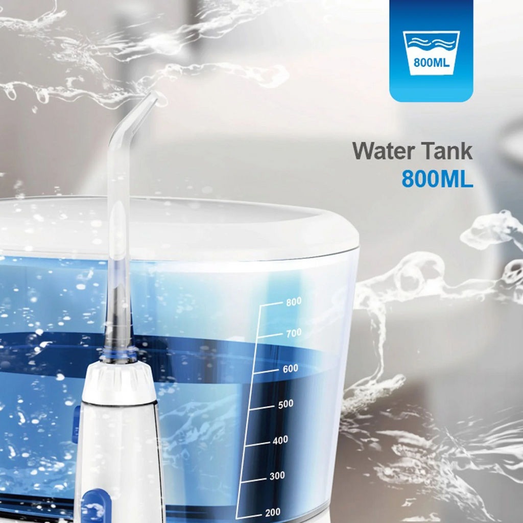 Water tank with 800ml capacity and water stream illustration on a gray background